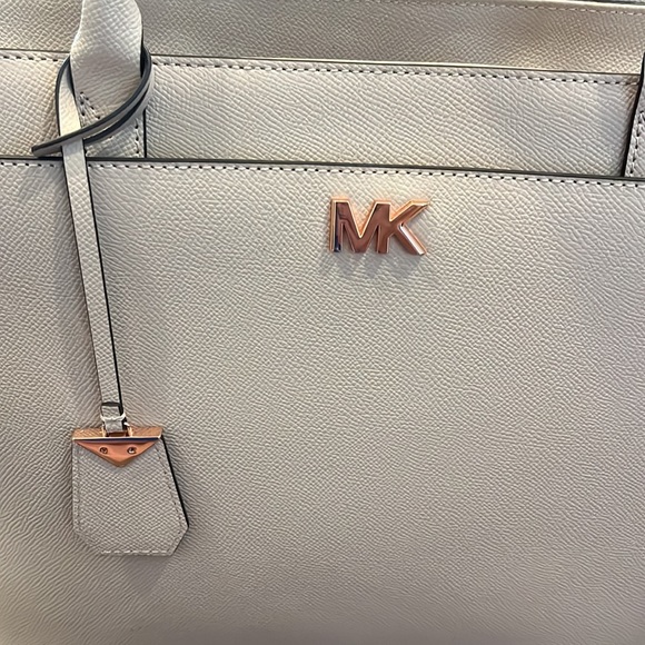 Blush Michale Kors Leather Tote - Picture 4 of 6